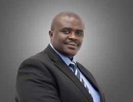 العميل Francis Opeyo