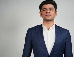 العميل Umar Farooq