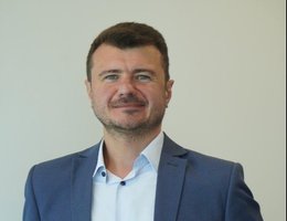 العميل Mikhail Charniauski