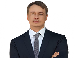 العميل Denis Makhnev
