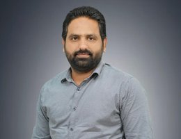 العميل Shabbir Abbas