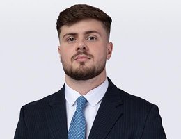 العميل Frederick Malone