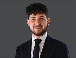 العميل Luke Newman