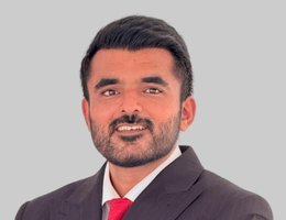 العميل Adhiraj Singh