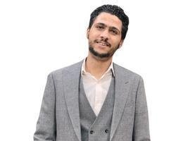 العميل Moaz Madian