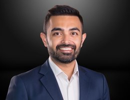 العميل Akhil Chimnani