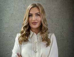 العميل Daniela Serban
