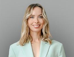 العميل Vera Akimbitava
