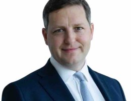 العميل Alexander Neale