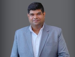 العميل Akhlesh Kumar
