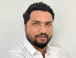 العميل Ghulam Murtaza