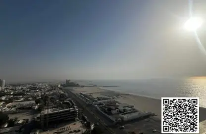 Apartment - 3 Bedrooms - 4 Bathrooms for rent in Corniche Tower - Ajman Corniche Road - Ajman