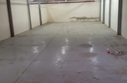 Warehouse - Studio - 2 Bathrooms for rent in Umm Al Nar - Abu Dhabi