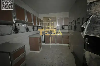 عمارة بالكامل - استوديو - 8 حمامات للبيع في 2  الروضة - الروضة - عجمان