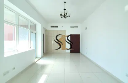 Apartment - 2 Bedrooms - 2 Bathrooms for rent in Metro Building - Al Barsha 1 - Al Barsha - Dubai