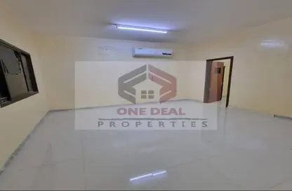 Apartment - 1 Bedroom - 1 Bathroom for rent in Al Jimi - Al Ain