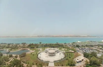 شقة - 3 غرف نوم - 5 حمامات للايجار في برج سيلفر - شارع الكورنيش - أبوظبي
