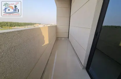 شقة - غرفة نوم - 2 حمامات للايجار في الزاهية 1 - الزاهية - تجارية مويلح - الشارقة
