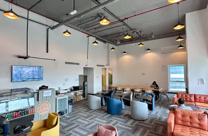 Co-working space - Studio - 1 Bathroom for rent in Latifa Tower - Sheikh Zayed Road - Dubai