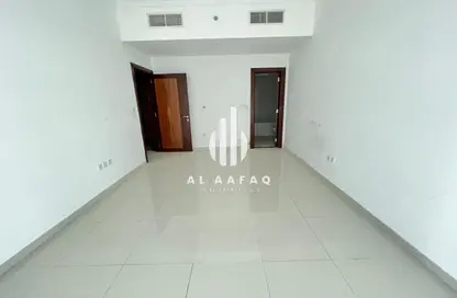 Apartment - 3 Bedrooms - 4 Bathrooms for rent in Al Mamzar - Al Mamzar - Sharjah - Sharjah