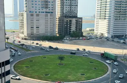 شقة - 2 غرف نوم - 2 حمامات للايجار في شارع التعاون - التعاون - الشارقة