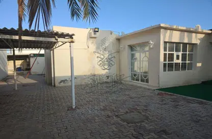 Villa - 3 Bedrooms - 4 Bathrooms for sale in Dasman - Halwan - Sharjah