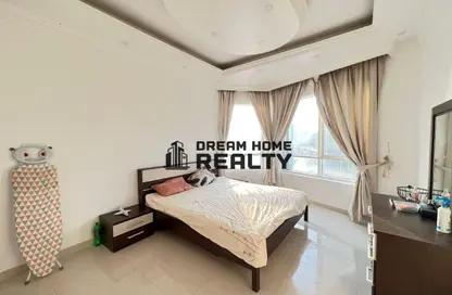 Apartment - 1 Bedroom - 2 Bathrooms for rent in Beach Tower 1 - Al Khan Lagoon - Al Khan - Sharjah