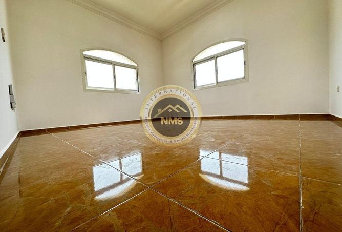 Spaicous Studio in Al Mushrif Villas for Rent