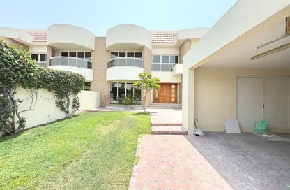 Villa - 4 Bedrooms - 5 Bathrooms for rent in Jumeirah 1 Villas - Jumeirah 1 - Jumeirah - Dubai