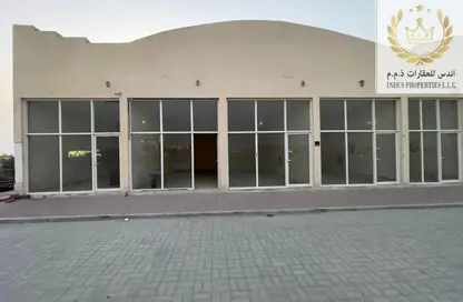 عمارة بالكامل - 8 غرف نوم - 5 حمامات للبيع في المنامة - عجمان
