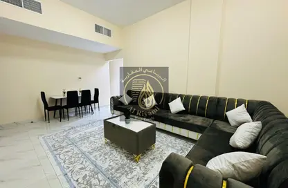 شقة - 2 غرف نوم - 2 حمامات للايجار في مساكن كورنيش عجمان - طريق كورنيش عجمان - عجمان
