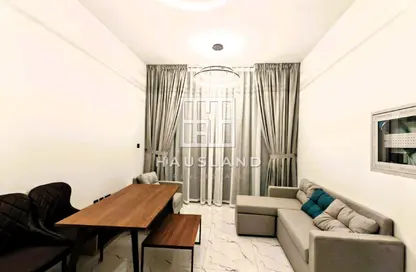 Apartment - 2 Bedrooms - 2 Bathrooms for rent in The Gate - Masdar City - Abu Dhabi