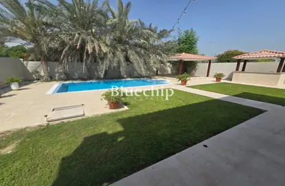 Villa - 5 Bedrooms - 6 Bathrooms for rent in Legacy - Jumeirah Park - Dubai