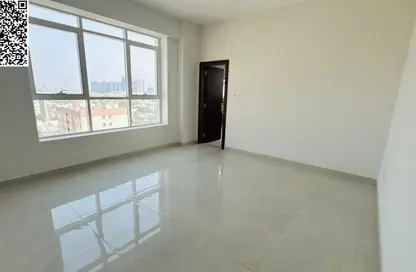 شقة - 2 غرف نوم - 3 حمامات للايجار في مساكن كورنيش عجمان - طريق كورنيش عجمان - عجمان