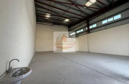 Warehouse - Studio for rent in Al Sajaa Industrial - Al Sajaa - Sharjah