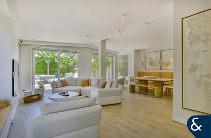 Villa - 3 Bedrooms - 2 Bathrooms for sale in Springs 11 - The Springs - Dubai