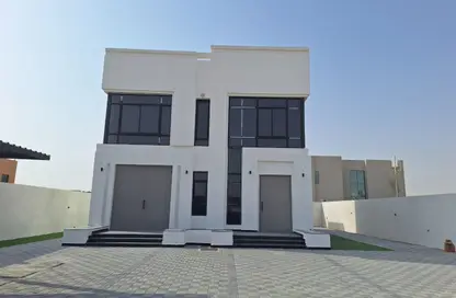 Villa - 5 Bedrooms - 6 Bathrooms for rent in Al Aweer 1 - Al Aweer - Dubai