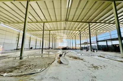 Warehouse - Studio for rent in Phase 1 - Dubai Investment Park (DIP) - Dubai