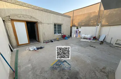 Half Floor - 2 Bedrooms - 3 Bathrooms for rent in Al Mowaihat 1 - Al Mowaihat - Ajman