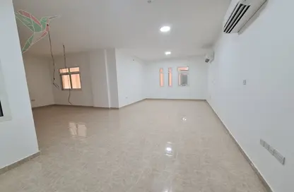 Apartment - Studio - 1 Bathroom for rent in Al Dafeinah - Asharej - Al Ain