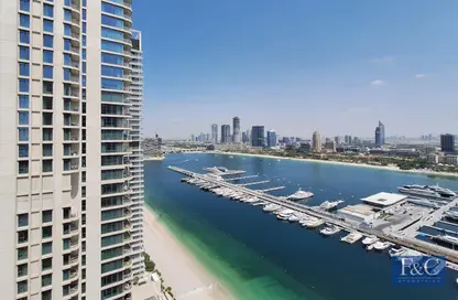 Apartment - 1 Bedroom - 2 Bathrooms for rent in Marina Vista - EMAAR Beachfront - Dubai Harbour - Dubai