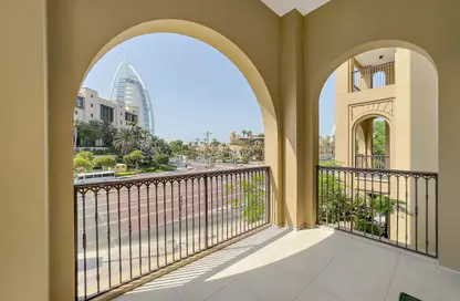 Apartment - 2 Bedrooms - 2 Bathrooms for rent in Lamtara 1 - Madinat Jumeirah Living - Umm Suqeim - Dubai