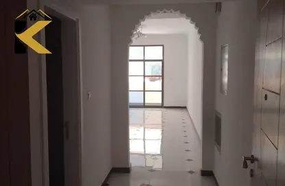 شقة - 2 غرف نوم - 2 حمامات للايجار في عمارة عزير - 3  الروضة - الروضة - عجمان