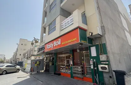 Retail - Studio - 1 Bathroom for rent in Al Karama Sqaure - Al Karama - Dubai