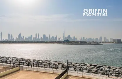 Villa - 5 Bedrooms - 6 Bathrooms for sale in Sur La Mer - La Mer - Jumeirah - Dubai