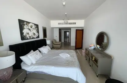 Apartment - 1 Bedroom - 2 Bathrooms for rent in Corniche Tower - Ajman Corniche Road - Ajman
