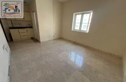 Apartment - Studio - 1 Bathroom for rent in Al Nabaa Building - Al Naba'ah - Al Sharq - Sharjah