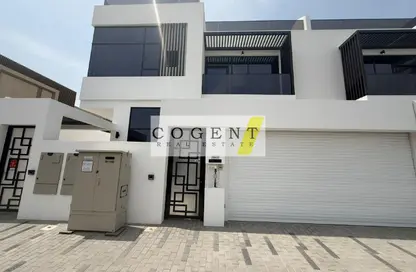 Villa - 6 Bedrooms - 6 Bathrooms for rent in Jumeirah 1 - Jumeirah - Dubai