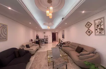 Apartment - 3 Bedrooms - 4 Bathrooms for sale in Al Khan - Sharjah