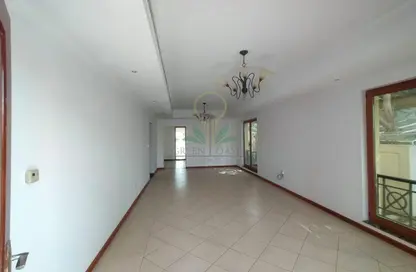 Villa - 4 Bedrooms - 4 Bathrooms for rent in Jumeirah 1 Villas - Jumeirah 1 - Jumeirah - Dubai